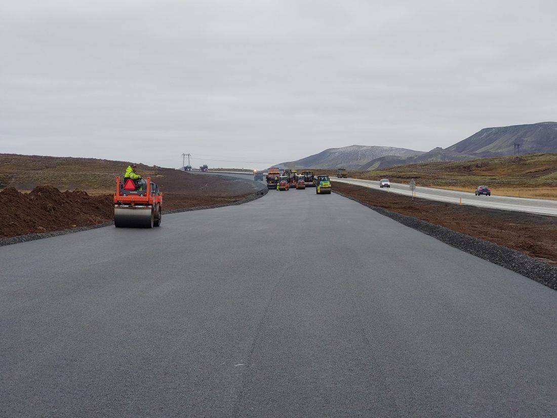 Unnið að malbikun Suðurlandsvegar í fyrsta áfanga verksins sem lauk sumarið 2023.