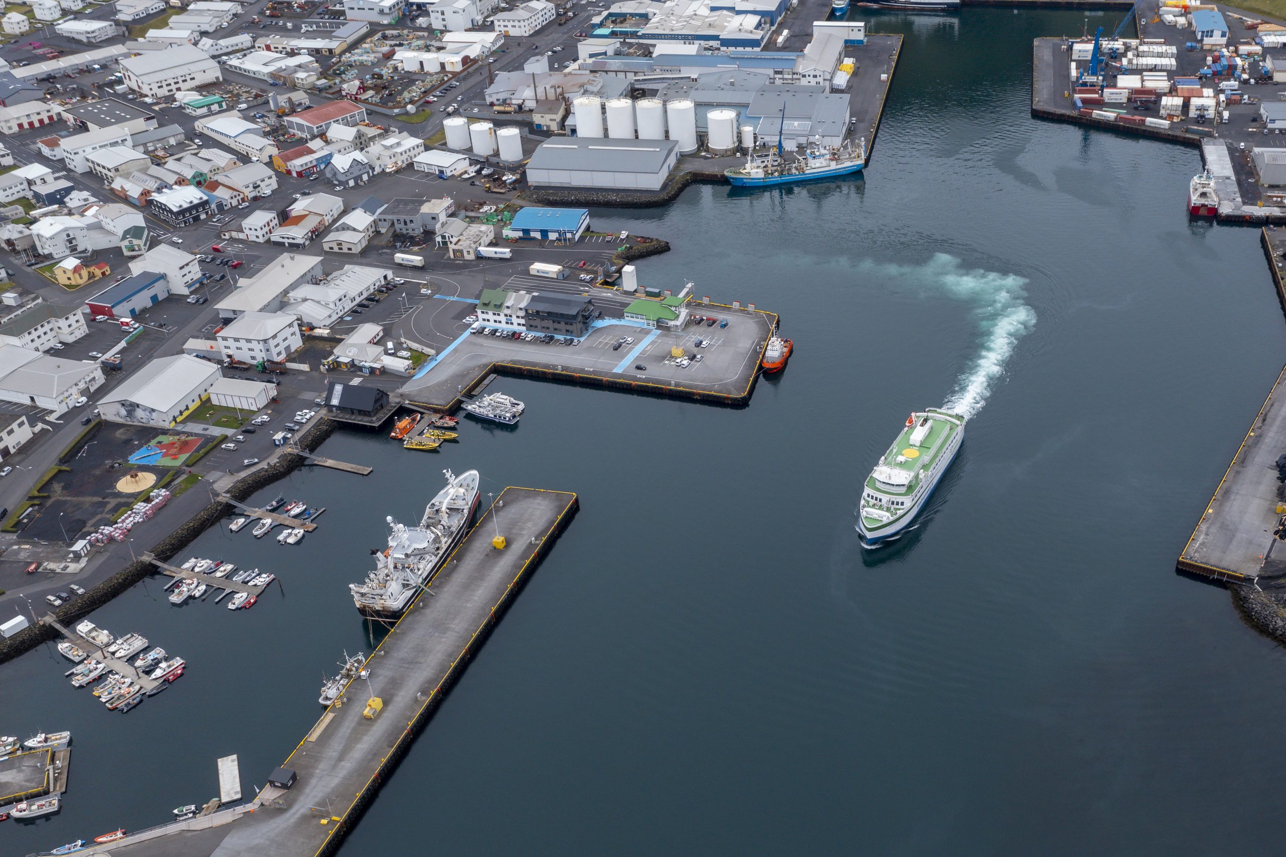 Loftmynd af höfninni í Vestmanneyjaum