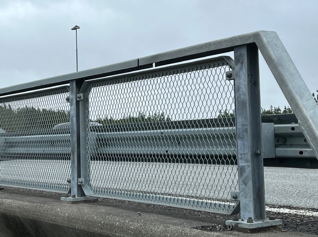 Nýju vegriðin eru öðruvísi en þau gömlu.
