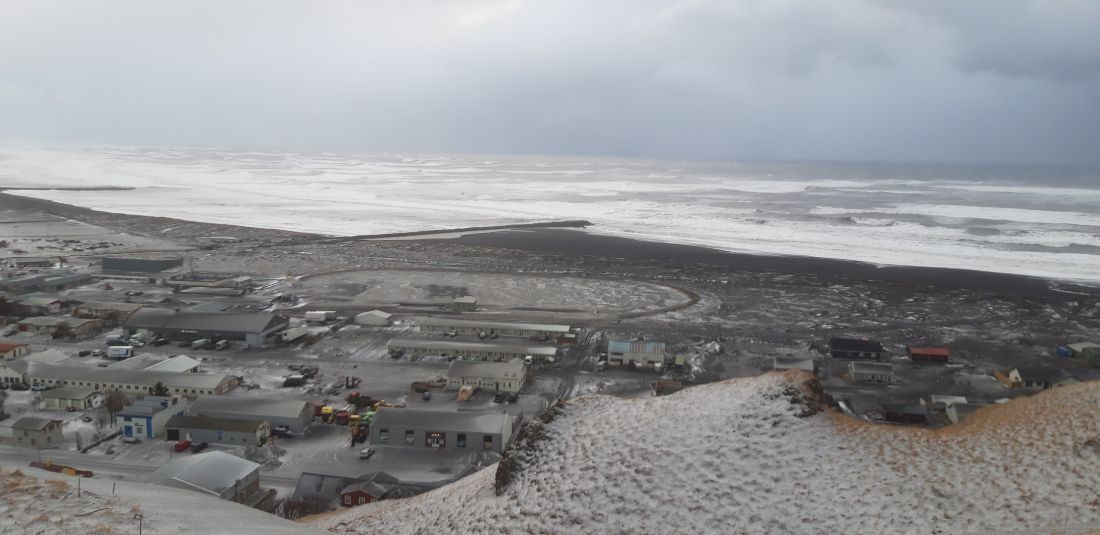 Mikill sandur lagðist yfir þorpið.

