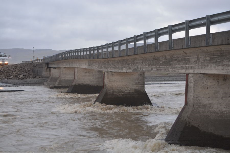 Brúin yfir Steinavötn var dæmd ónýt eftir flóðið 2017.