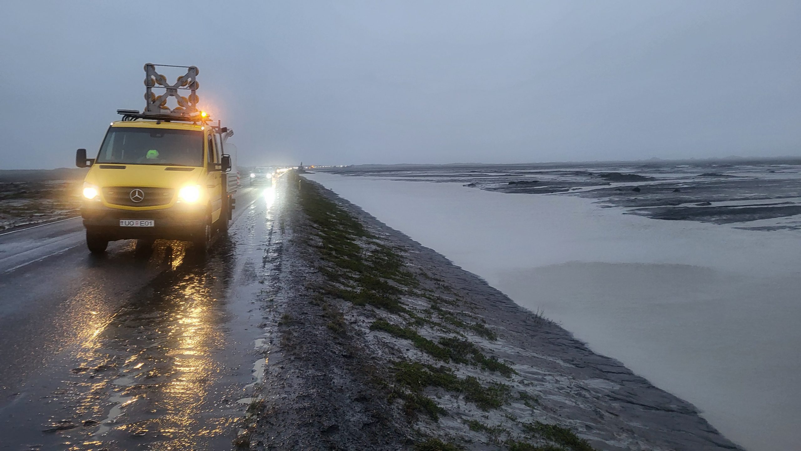 Viðgerðir standa yfir.