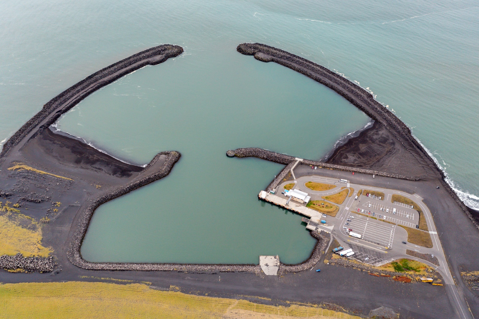 Landeyjahöfn úr lofti.  Mynd: Vilhelm Gunnarsson