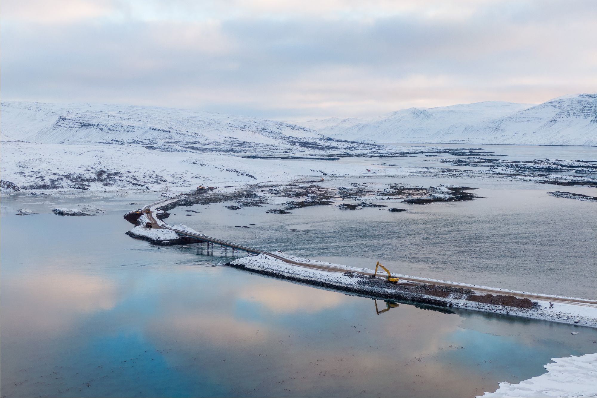 Framkvæmdir við þverun Gufufjarðar.