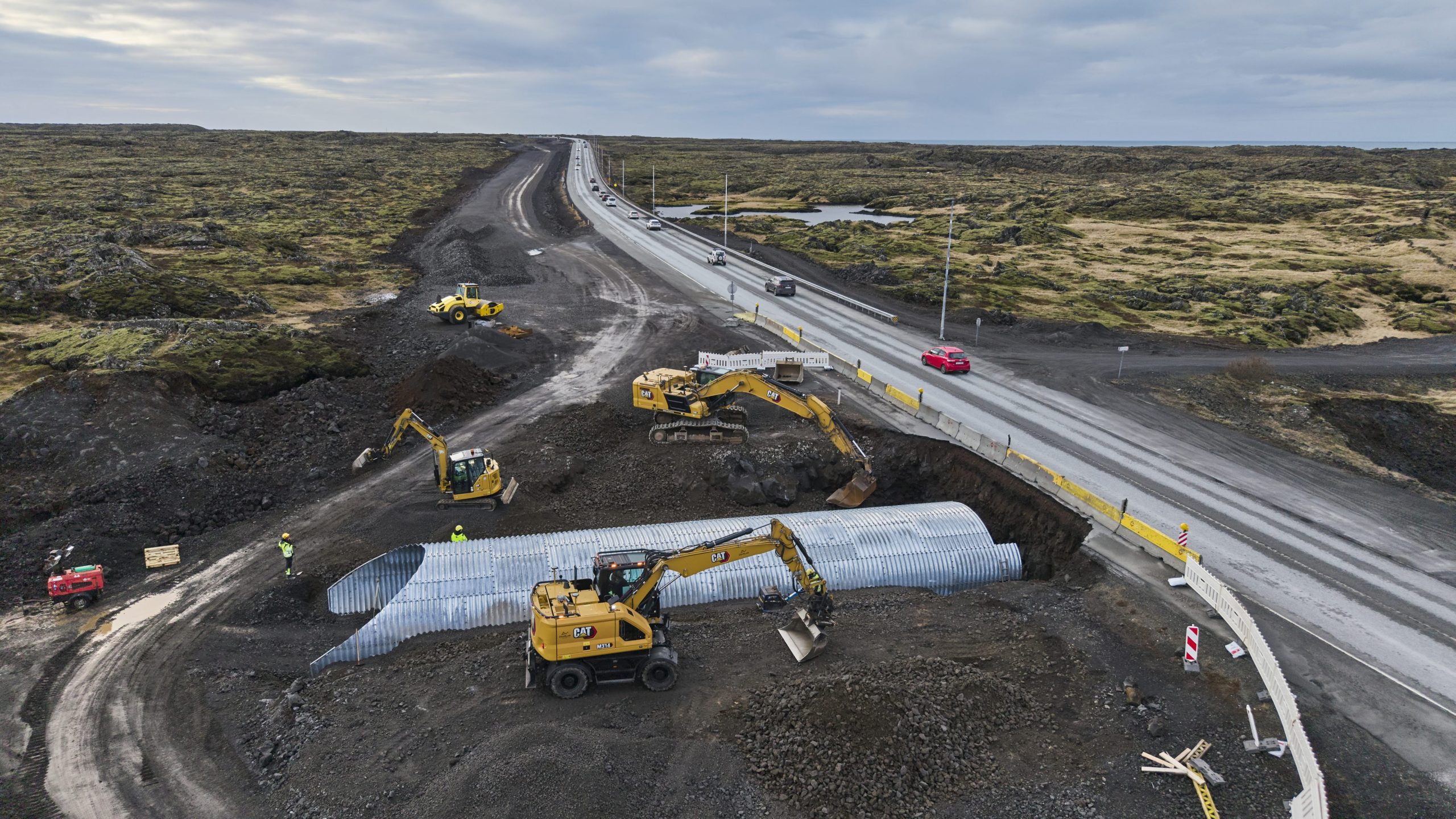 Framkvæmdir við breikkun Reykjanesbrautar.
