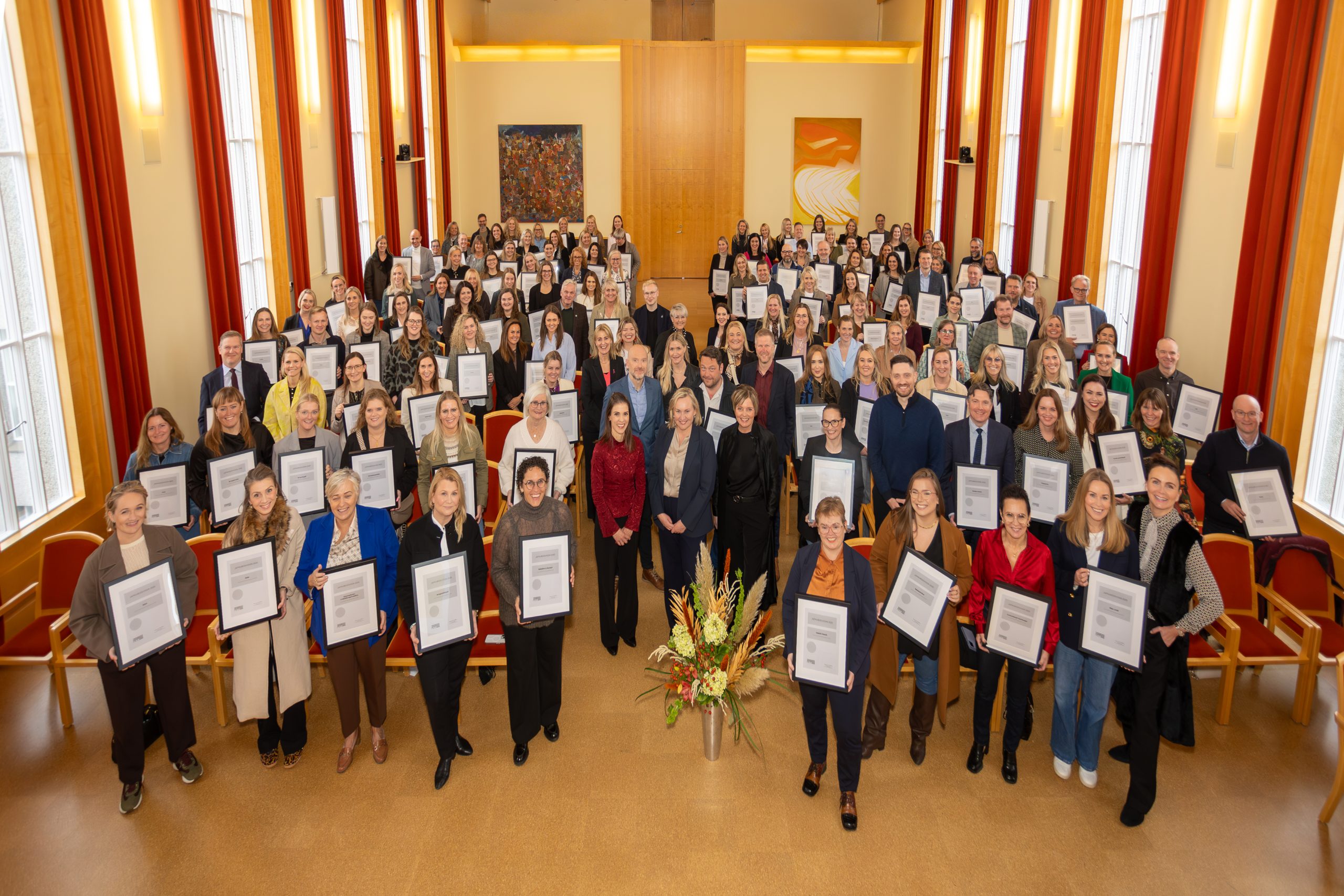 Hópurinn sem hlaut viðurkenningu Jafnvægisvogarinnar 2025.