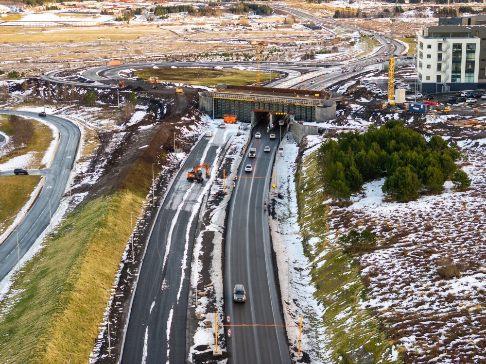 Um helgina verður Breiðholtsbraut milli Jaðarsels og Vatnsendahvarfs lokuð  vegna steypuvinnu. 