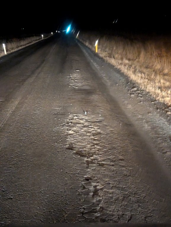 Illa farið slitlag á Vestfjarðavegi (60)
