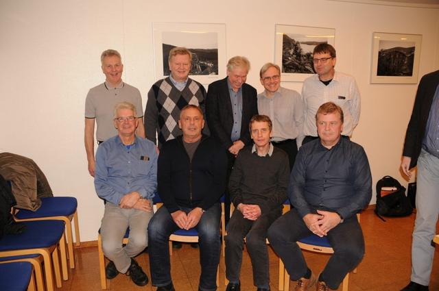 Aftari röð frá vinstri: Magnús Valur Jóhannsson, Jónas Snæbjörnsson, Hreinn Haraldsson, Stefán Erlendsson, Sigurður Áss Grétarsson. Fremri röð frá vinstri: Ingvi Árnason, Gunnar H Guðmundsson, Sveinn Sveinsson, Svanur G. Bjarnason.