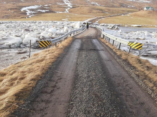 Í fyrstu var talið að brúin væri ónýt.