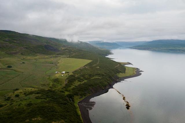 Hér má sjá jörðina Gröf og það er horft inn Þorskafjörð.
