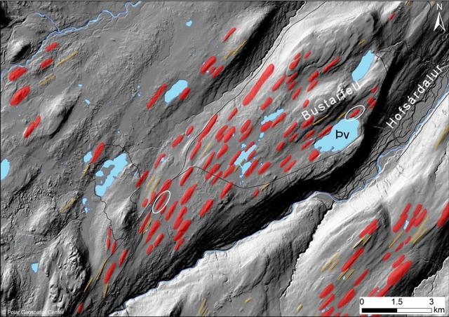 Jökulöldur á Bustarfelli ofan Hofsárdals. Setgerð og bygging tveggja jökulalda (merktar með hvítum hringjum) var kortlögð í sniðum og með jarðsjá.
