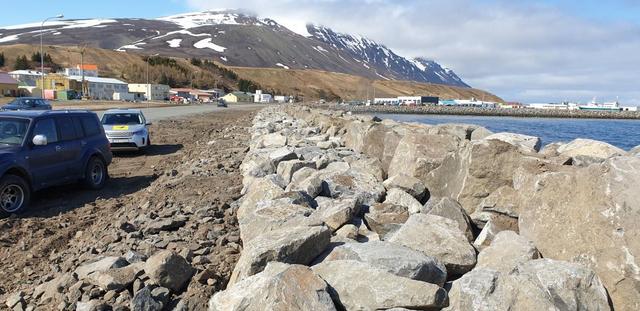 Á Sauðárkróki var unnið að upptekt á þvergarði og lengingu Norðurgarðs.