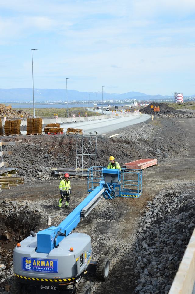 Framkvæmdir við tvöföldun Reykjanesbrautar