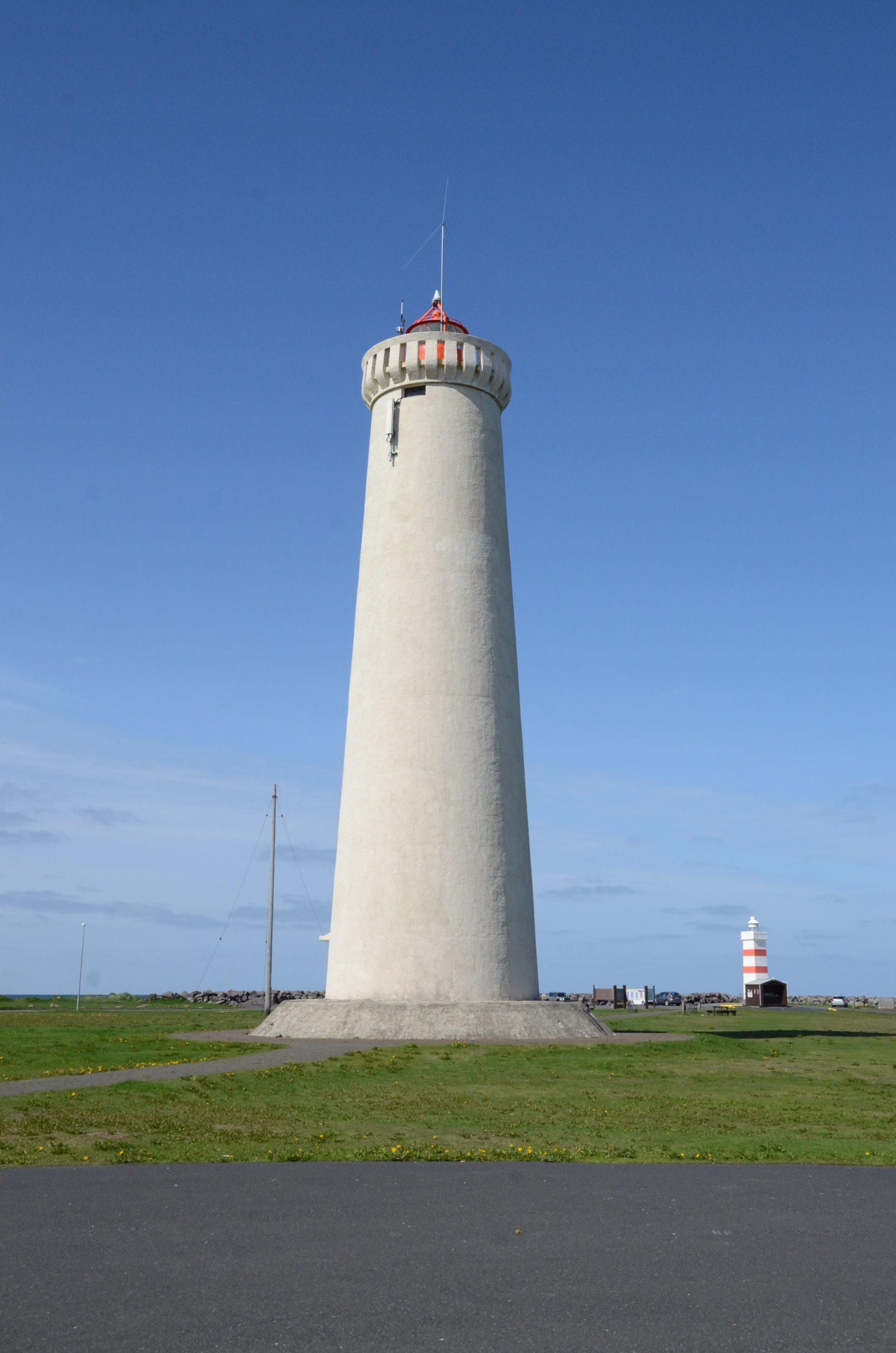 Garðskagaviti var byggður á rétt um þremur mánuðum árið 1944.