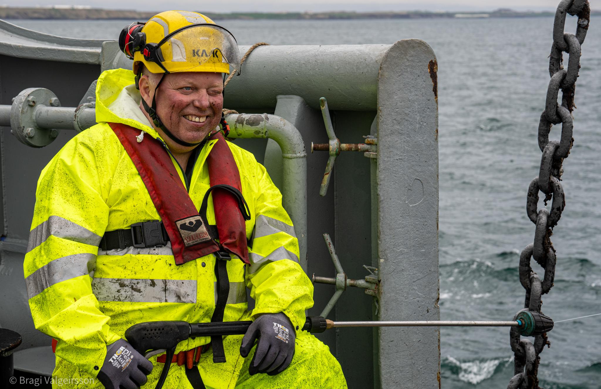 Guðmundur Jón eftir þrif á bauju í Faxaflóa. Mynd: Bragi Valgeirsson