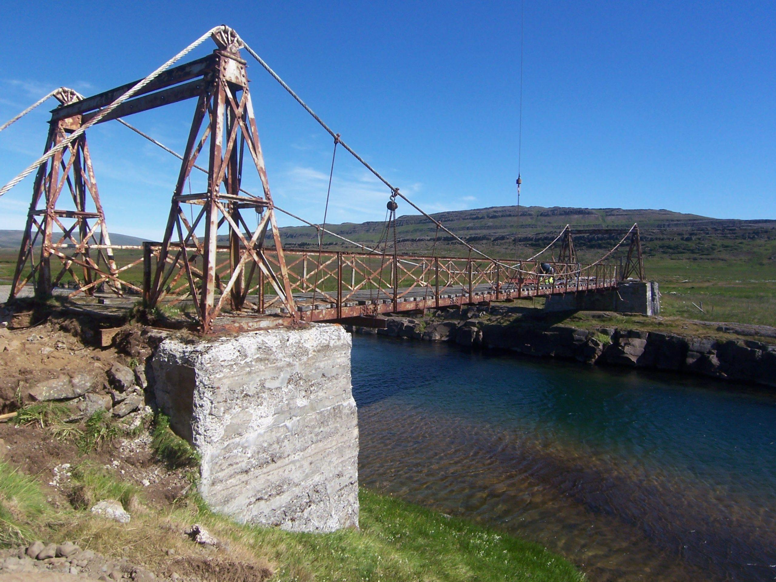 Örnólfsdalsárbrú var orðin afar illa farin þegar hún var gerð upp árið 2011.