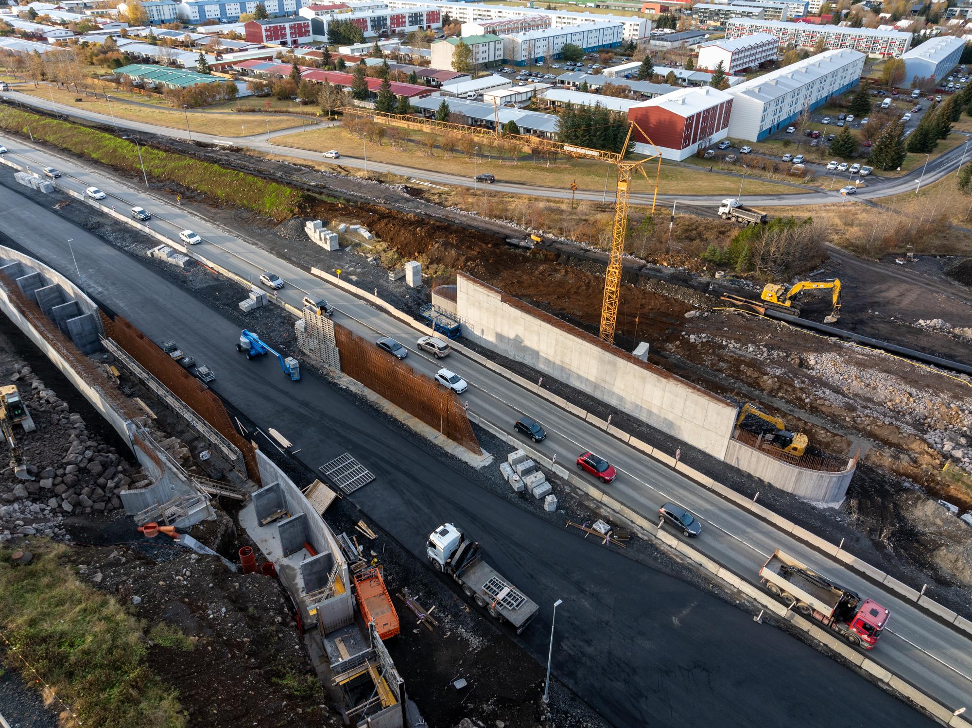 Verklok eru áætluð haustið 2026.