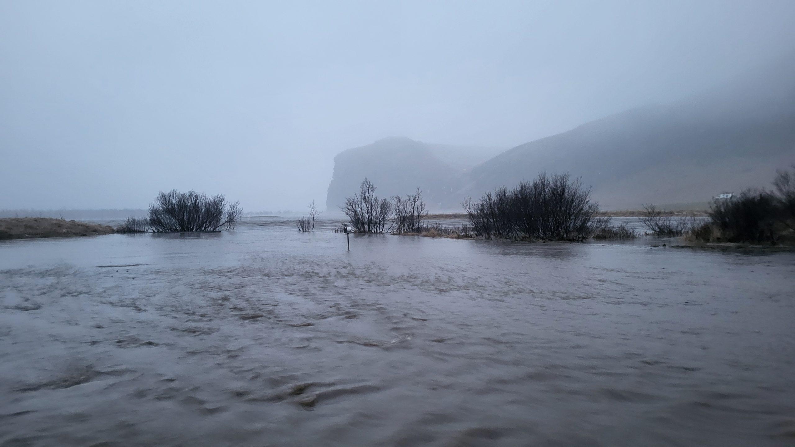 Heimafólk man vart eftir öðru eins rigningarveðri.